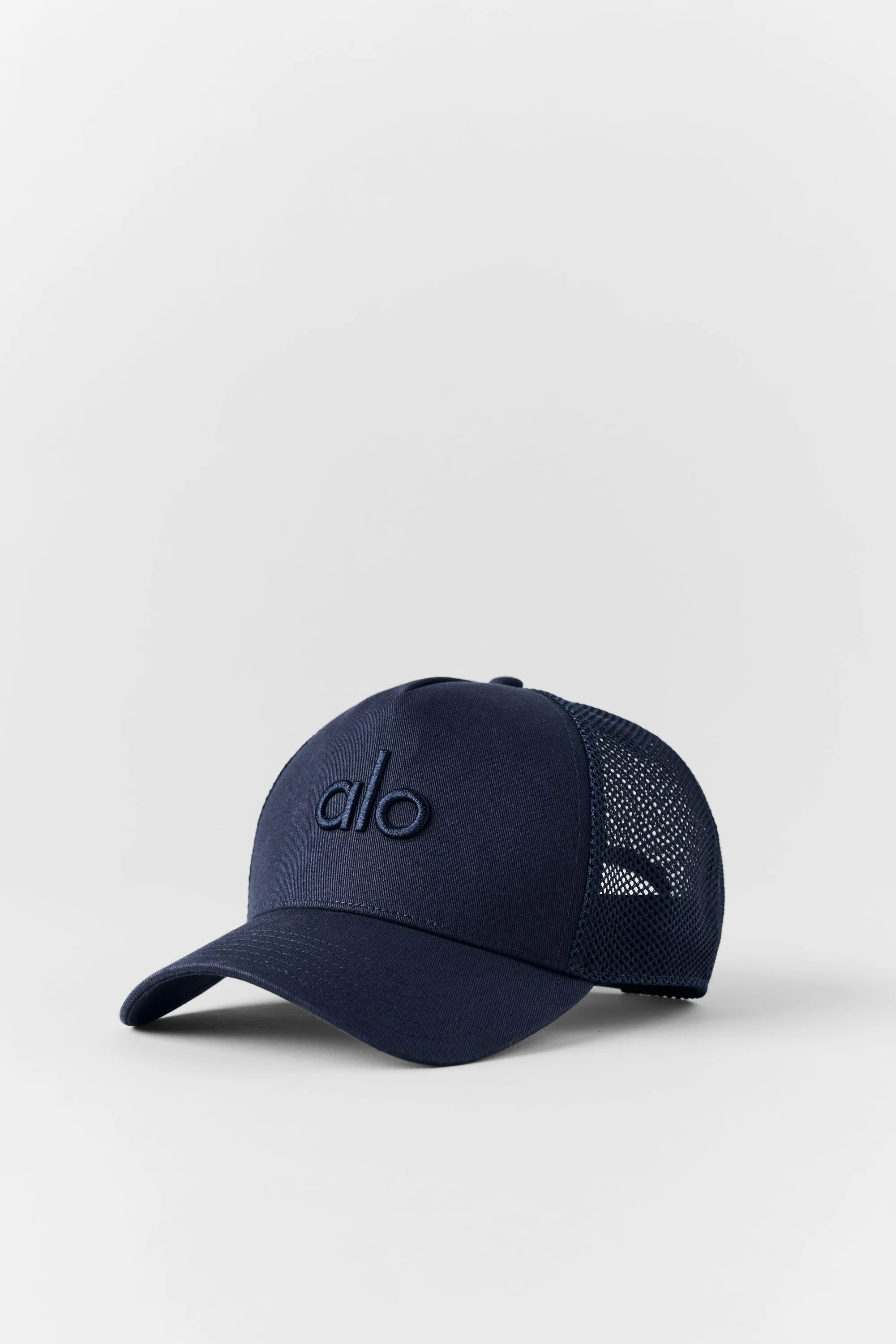 Boné District Trucker
