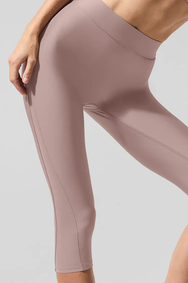 Capri Airlift Mesh High-Waist Just Right